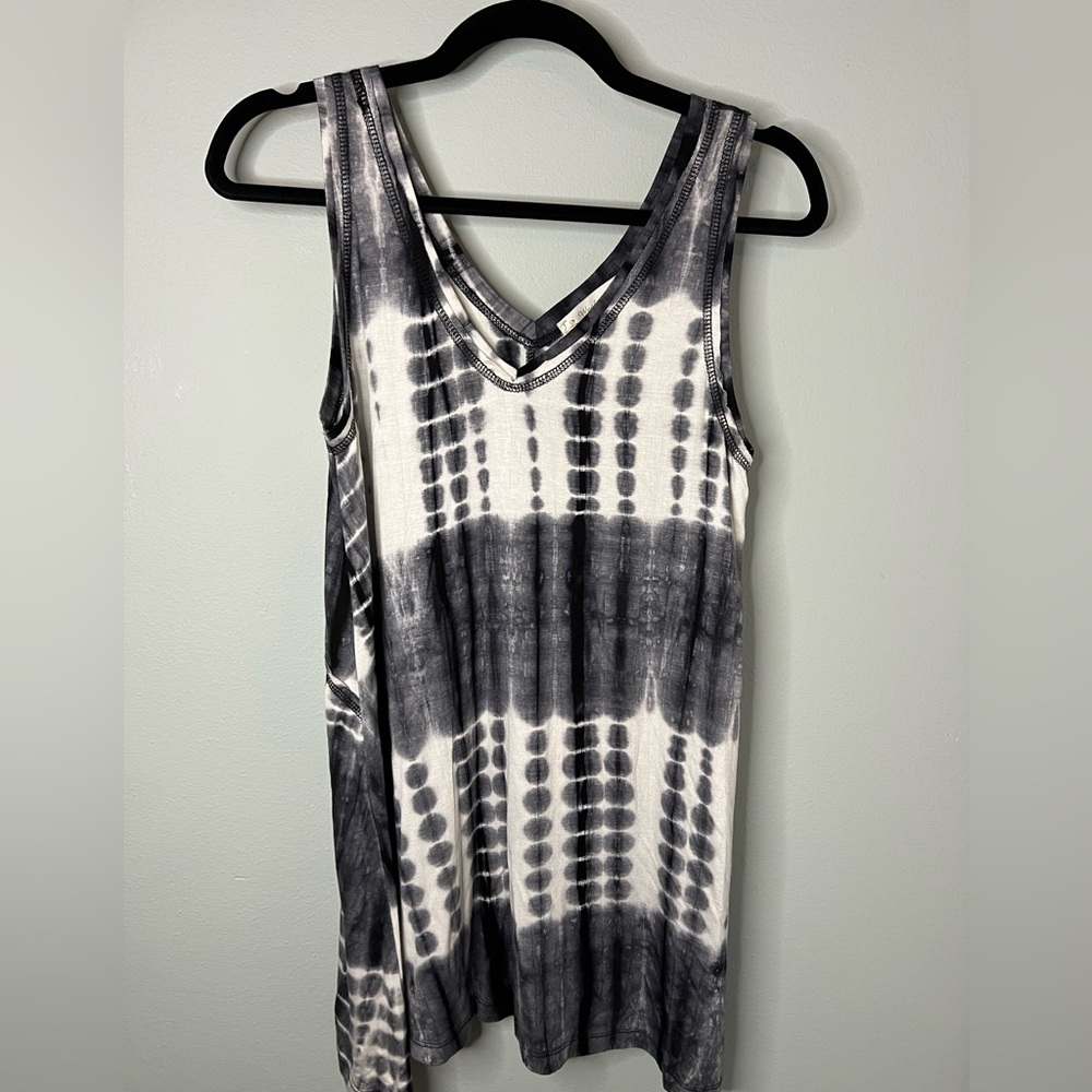 Suzanne Betro Monochrome Tie-Dye Top
